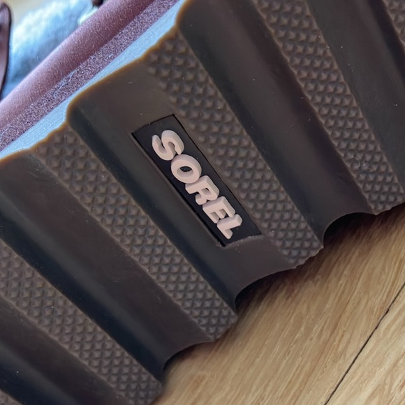 NWOT Sorel Sneakchic Shearling Alpine Boots - Sz 6.5. - Picture 3 of 13